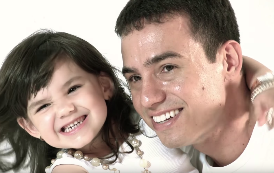 Un brazilian si-a pierdut sotia intr-un accident teribil. Gestul emotionant prin care a omagiat-o alaturi de fiica lor: VIDEO