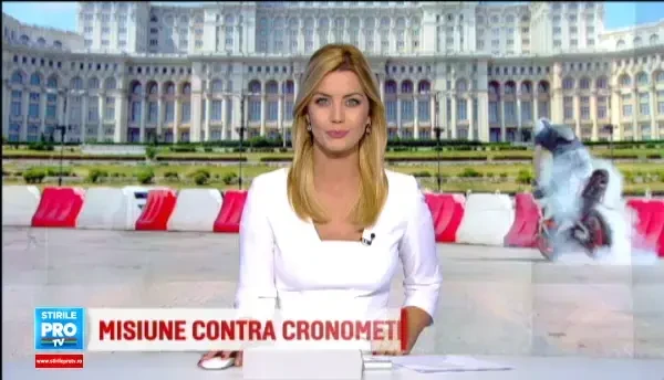 Spectacol pe 2 si 4 roti in Piata Constitutiei din Capitala. Surpriza evenimentului: doua creatii venite parca din Mad Max