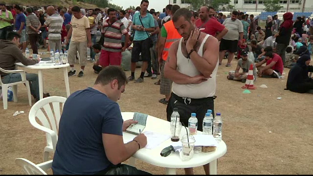 Ungaria vrea sa termine gardul anti-imigranti. De la 15 septembrie, refugiatii care intra ilegal in tara vor fi arestati