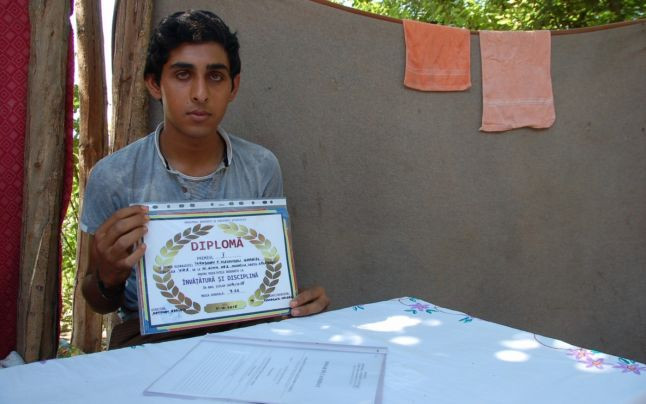 Mesajul lui Alexandru, „singurul tigan din sat care stie carte“, pentru cei care l-au ajutat sa invete. "Ati daramat un mit"