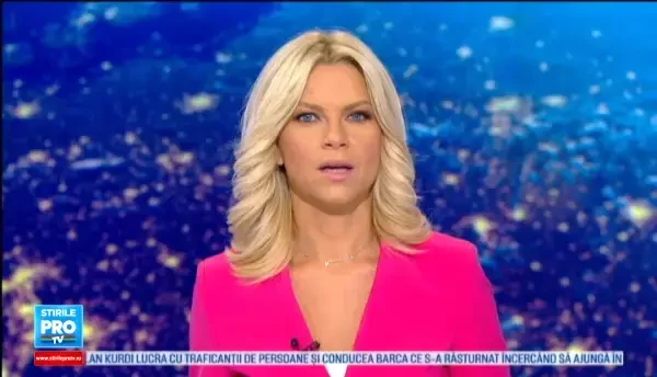 Imaginile bizare surprinse de un sofer din SUA. O soferita a coborat din mers si a lasat masina sa circule pe contrasens