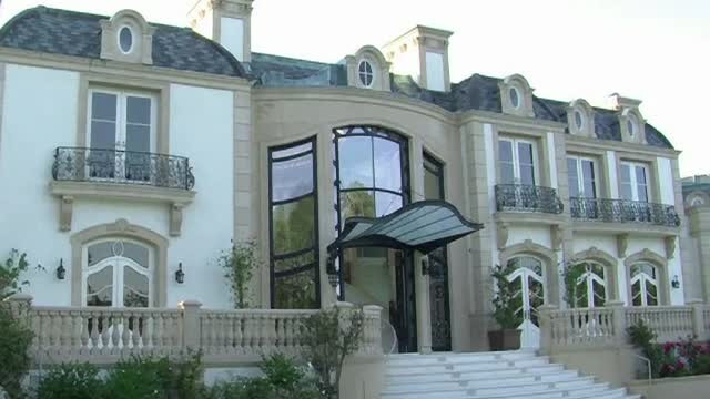 "Super vilele" de lux din Beverly Hills sau Hollywood sunt tot mai cautate. Cat costa un palat cu 11 dormitoare si 18 bai