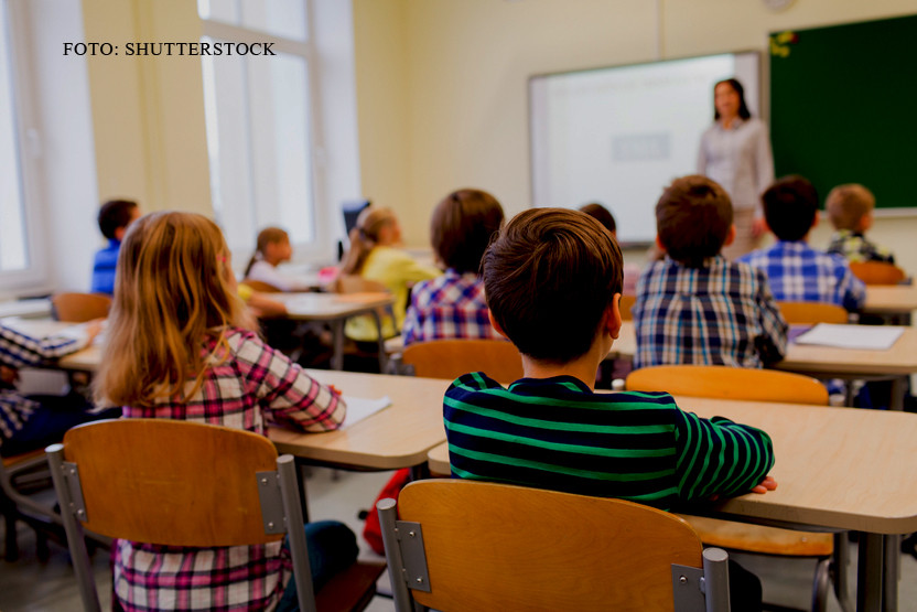 Profesorii cer sa aiba acelasi statut ca politistii, pentru a se apara de elevi si parinti. "Ordine, disciplina si respect"