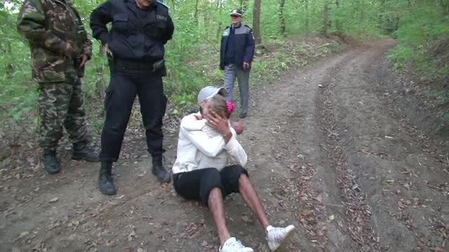 O fetita de 2 ani a fost cautata de zeci de jandarmi si sute de localnici. Cum a fost gasita, intr-o padure