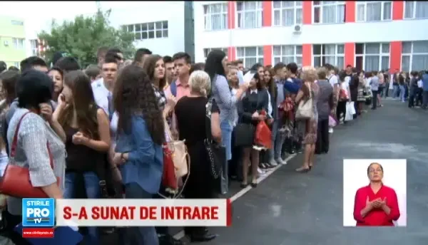 Scoala care se afla in lucrari de renovare de aproape 10 ani. Unde s-a tinut festivitatea inceperii anului scolar