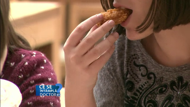 Care este alimentatia corecta pentru un copil care sufera de obezitate. Greseala pe care multi parinti o fac