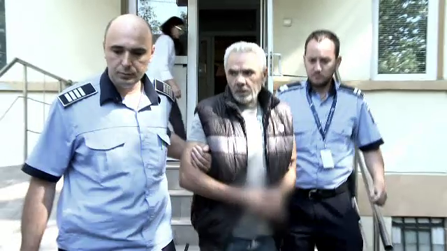 Barbatul care a ucis un agent de paza din Capitala, pentru cativa lei si un mobil, a fost prins. Cum si-a planuit atacul