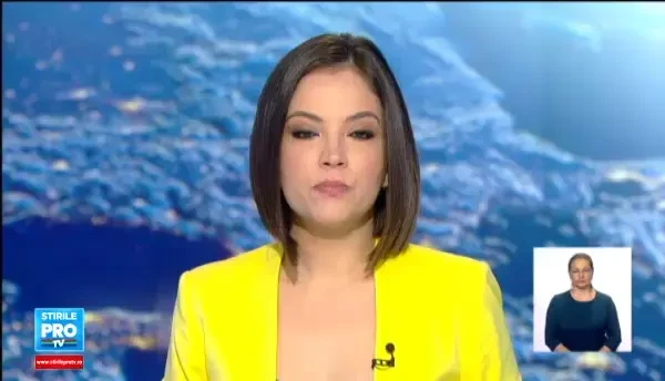 O femeie de 47 de ani a fost abandonata in masina, dupa un accident teribil. Soferul bause si a fugit de la locul faptei