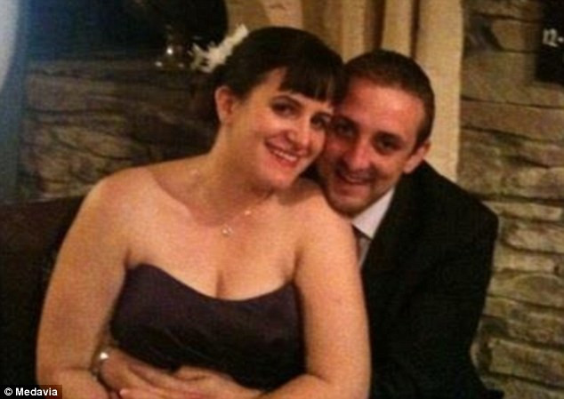 A renuntat la logodnica lui pentru o blonda cunoscuta pe Facebook. Cine era in realitate femeia de pe internet