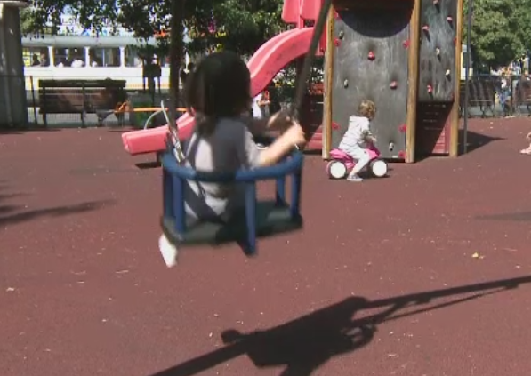 Parintii care nu si-au vaccinat copiii s-au trezit ca nu ii pot inscrie la cresa ori gradinita. 2 familii au facut sesizari