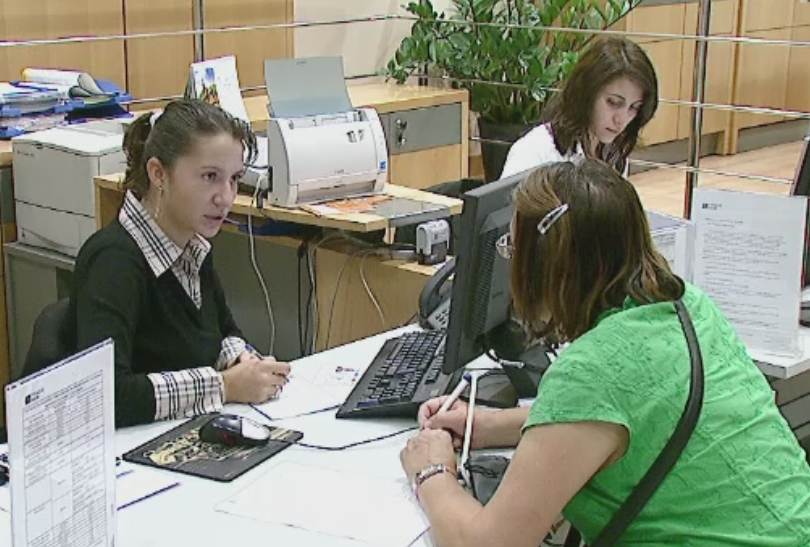 25% reducere din suma de rambursat, solutia pentru romanii cu credite in franci. Bancile se tem de destabilizarea sistemului