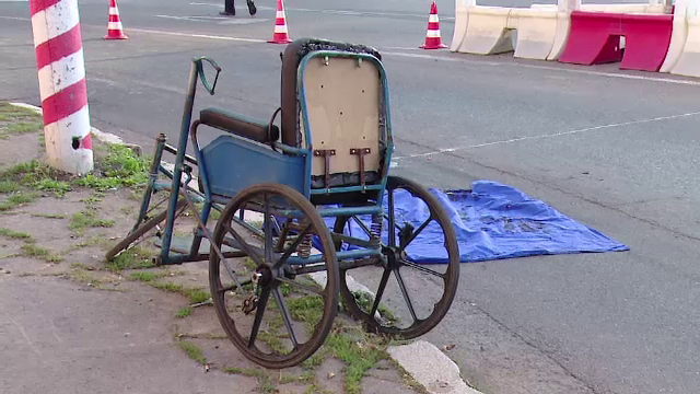 Sfarsit tragic pentru o batrana de 72 de ani. A murit zdrobita de o macara in timp ce se deplasa intr-un carucior cu rotile