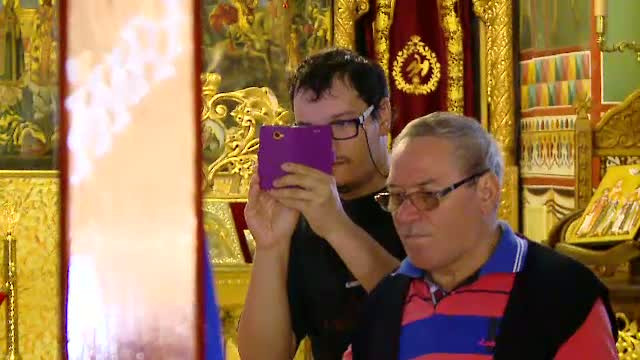 Corneliu Vadim Tudor, inmormantat dupa ce cavoul a fost SPART. Sute de oameni l-au condus pe ultimul drum