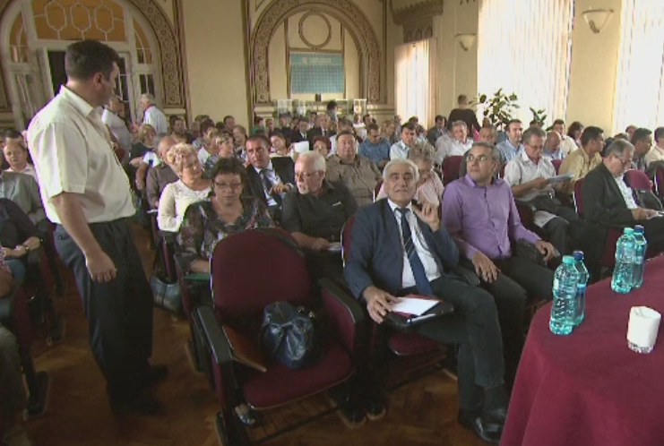 Profesorii cer pedepse pentru elevii care ii agreseaza. Sanctiunile prevazute in propunerea trimisa Parlamentului