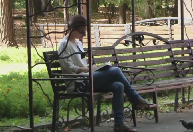 "Cartea pe banca", proiectul unui iesean pentru a incuraja lectura. Cum functioneaza sistemul implentat in parcurile din oras