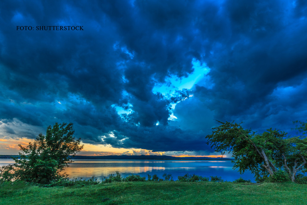 Ploi si vant puternic in tara, incepand de vineri. Zonele in care este posibil sa ninga