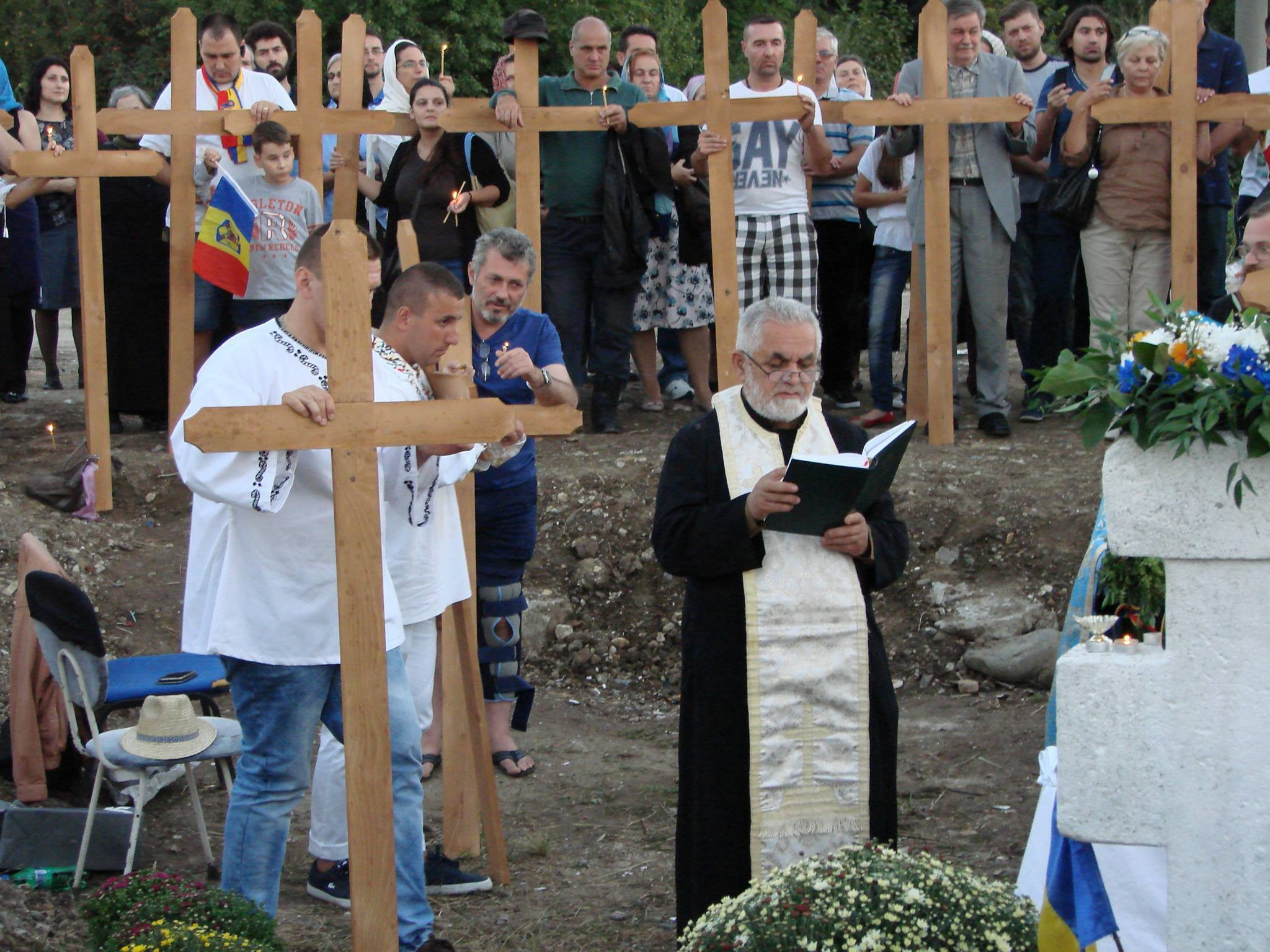 Nou protest impotriva constructiei unei moschei in Capitala. Un calugar spune ca "ii este rusine cu Patriarhul"