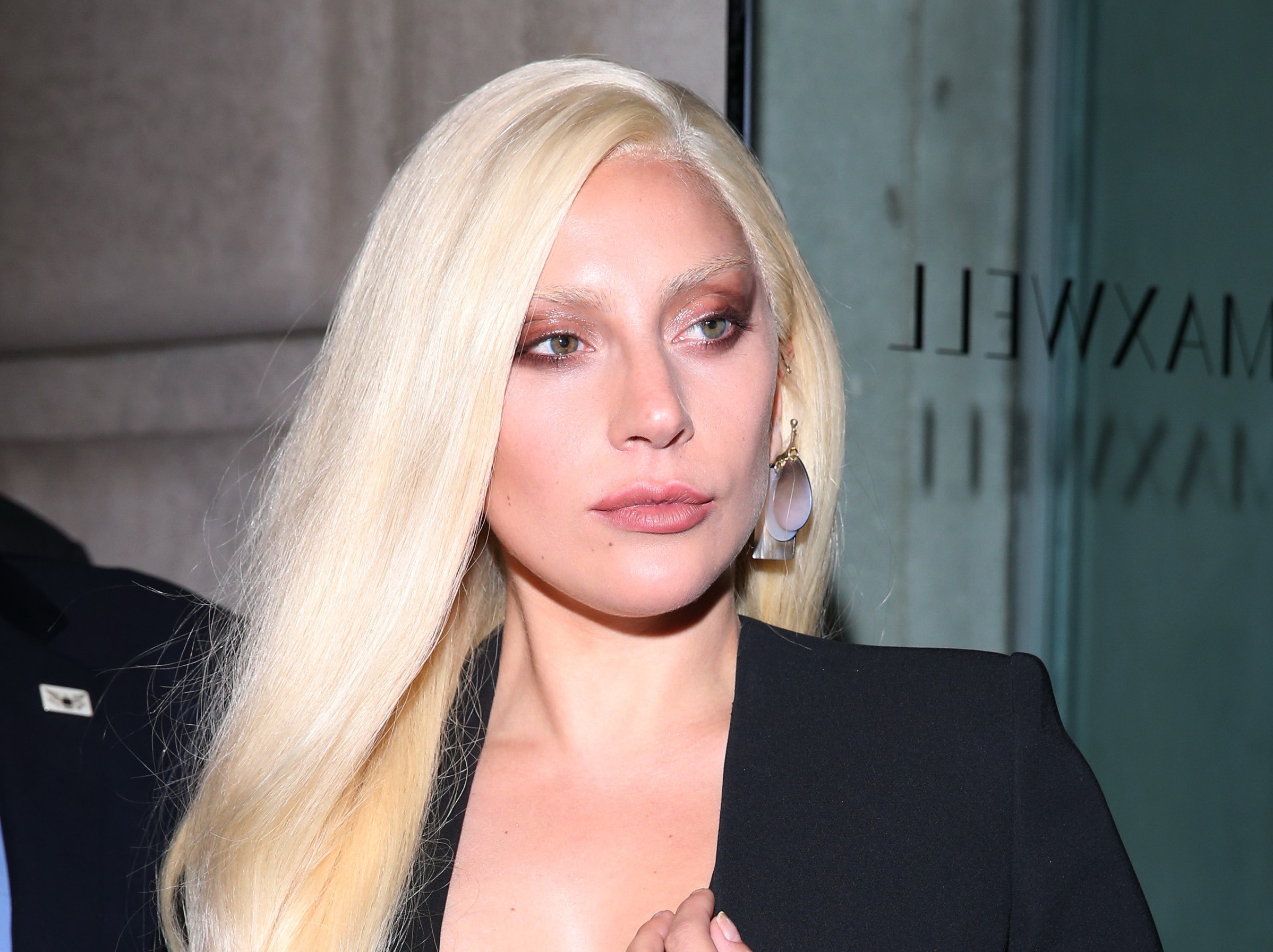 Lady Gaga a lansat un videoclip socant contra violurilor din campusurile universitare. Vezi aici clipul