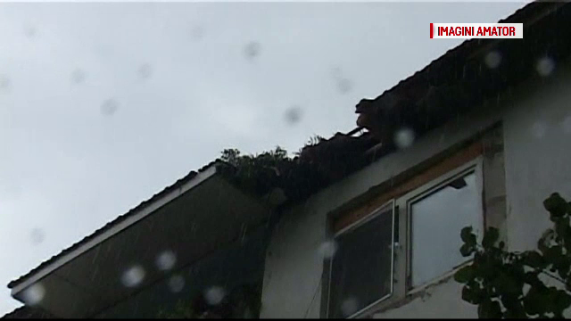 Temperaturile scad brusc, urmeaza vijelii si grindina, in aproape toata tara. Avertizarea meteorologica, pana luni seara