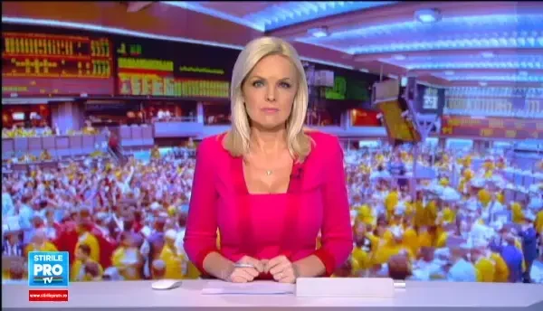 Un roman din doi nu stie care e diferenta dintre un card de credit si unul de debit. Ce raspunsuri au dat oamenii