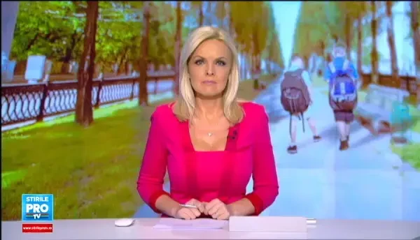 Cat trebuie sa cantareasca ghiozdanul unui elev. Cele prea grele duc la deformari grave ale coloanei