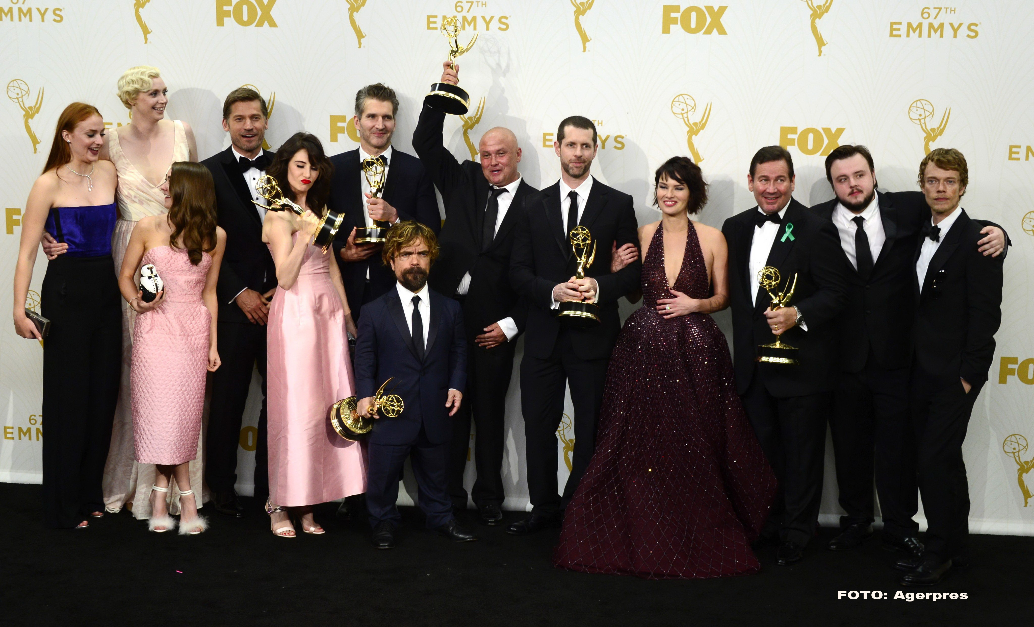 PREMIILE EMMY 2015. Game of Thrones a luat trofeul pentru cel mai bun serial dramatic. Julia-Louis Dreyfuss, inca un Emmy