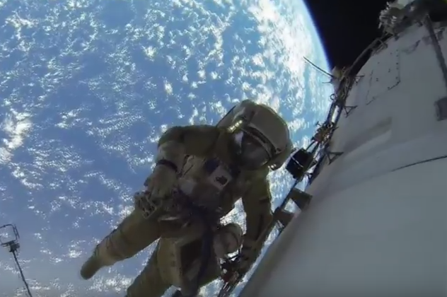 Priveliste uimitoare din spatiu. Imaginile surprinse de doi cosmonauti rusi, cu un Go Pro, la 400 de km deasupra Terrei