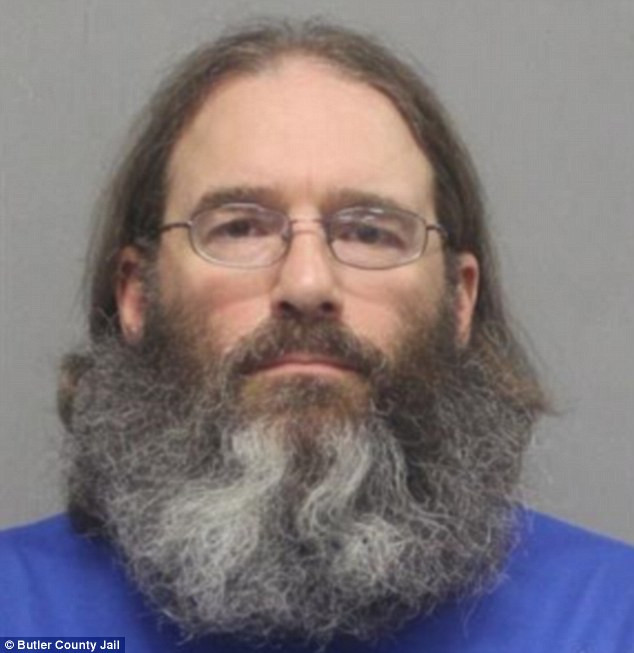 Si-a abandonat familia si s-a ascuns 6 ani in munti, dupa ce a delapidat 9 mil de dolari. Cum a fost prins americanul