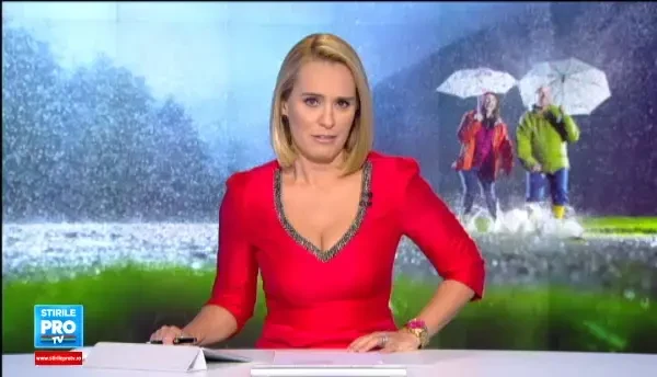 O furtuna de 20 de minute a facut prapad in Brasov. Grindina de marimea unui bob de fasole a acoperit tot orasul