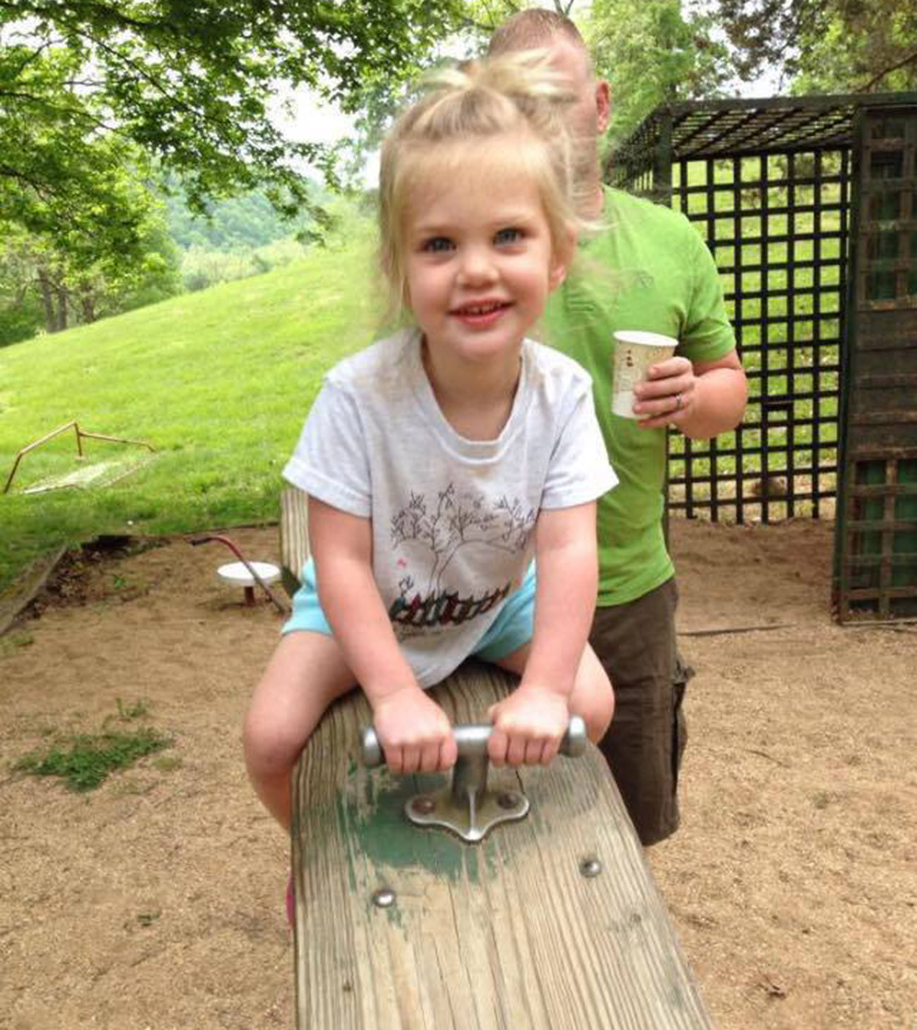 O fetita inecata a revenit miraculos la viata, dupa ce inima ei a stat timp de 12 minute