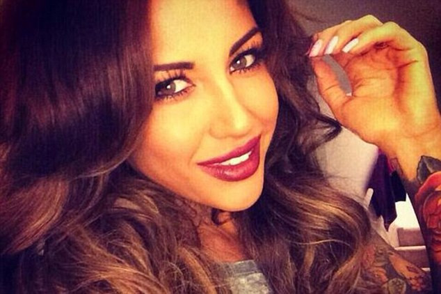 Si-a exprimat revolta fata de medici pe contul de Facebook. Mesajul ei a fost preluat de peste 8.000 de persoane. FOTO