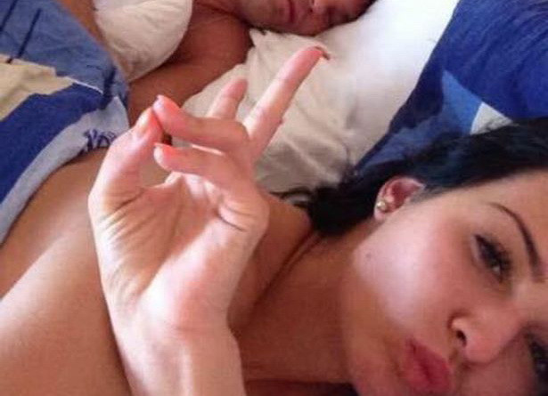 O pustoaica de 18 ani si-a facut un selfie cu o vedeta dupa o noapte de amor! Ce a descoperit cand a incercat sa-l santajeze