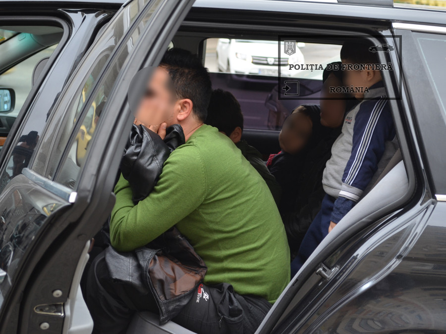 Politia de frontiera a descoperit o retea de trafic de migranti la granita cu Moldova. Unde voiau sa ajunga refugiatii