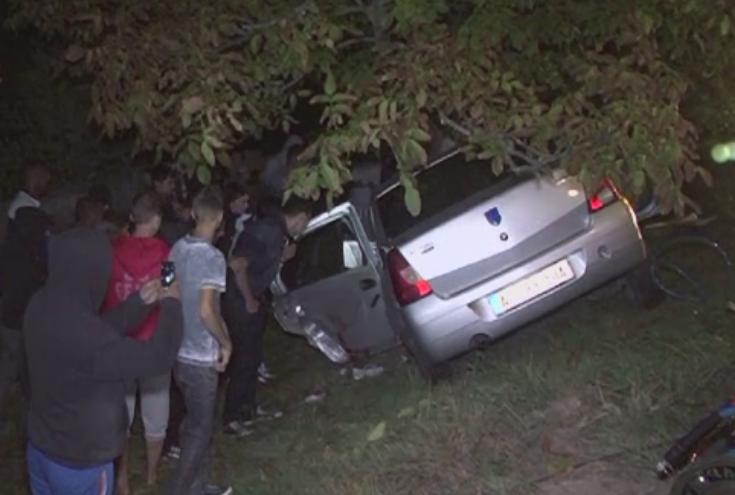 "Masina a luat forma copacului". Accident teribil in Arges, unde un barbat a murit la cativa kilometri de casa