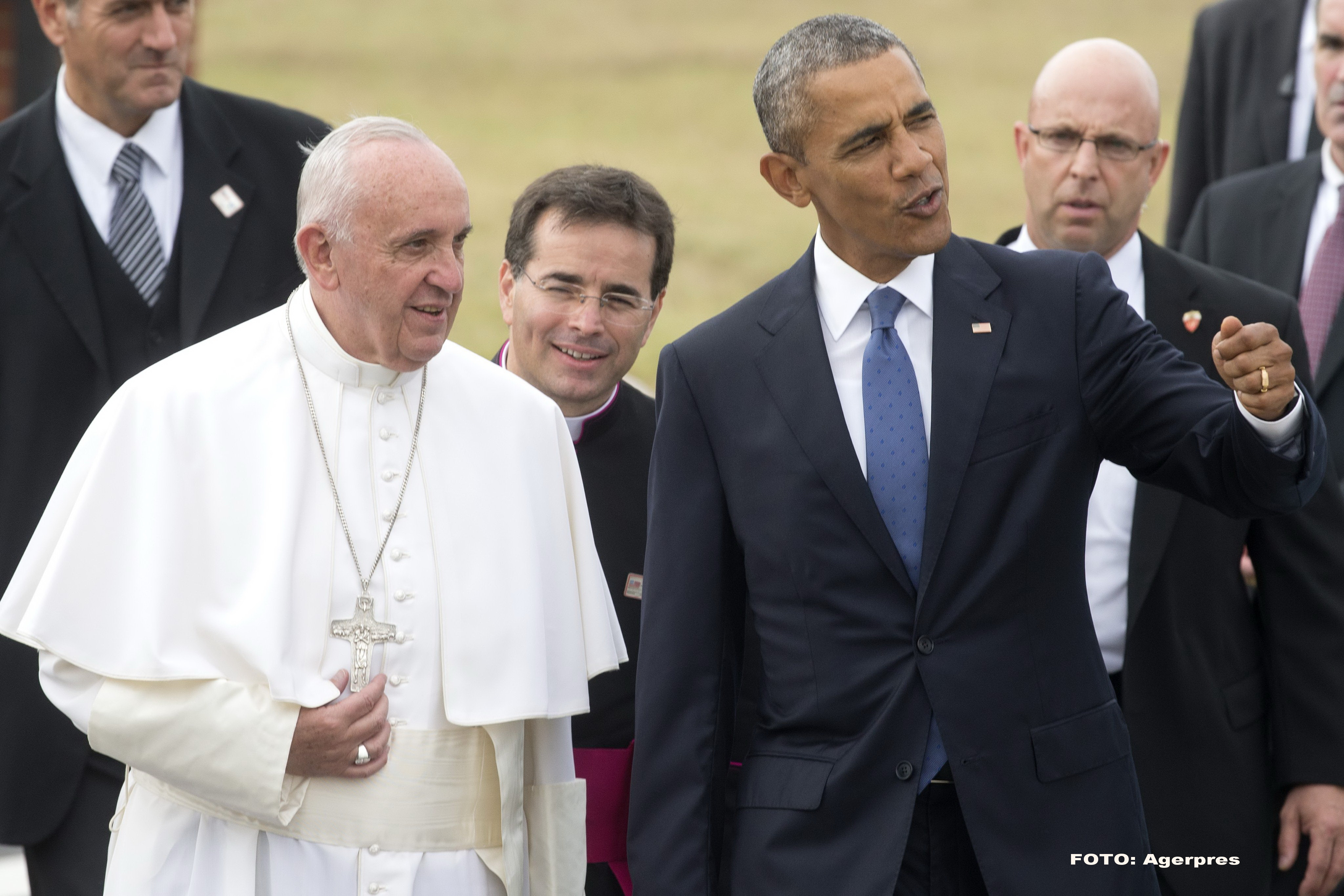 Papa Francisc a inceput o vizita istorica in Statele Unite. Suveranul pontif a fost intampinat de familia Obama
