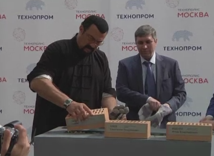 Steven Seagal, "ambasador al inovarii" pentru o companie ruseasca de inalta tehnologie. Mesajul actorului despre Ucraina