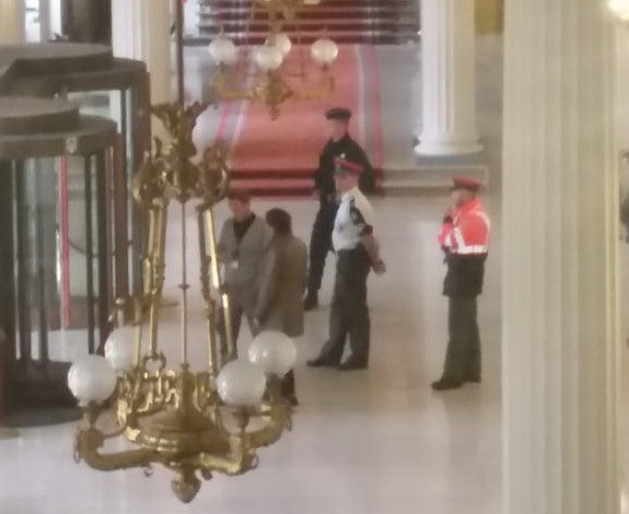 Alerta cu bomba in Parlamentul Belgiei, in ziua summitului UE. Cladirea din Bruxelles a fost evacuata complet