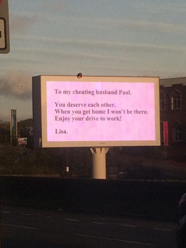 A aflat ca sotul are o amanta, iar modul in care l-a anuntat ca il paraseste e genial. Mii de soferi au vazut mesajul