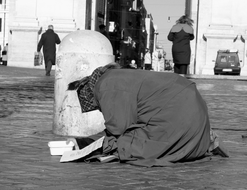 Ce face o cersetoare pe strazile din Norvegia cand nimeni nu e atent. O fotografie din spate i-a dezvaluit "secretul". FOTO