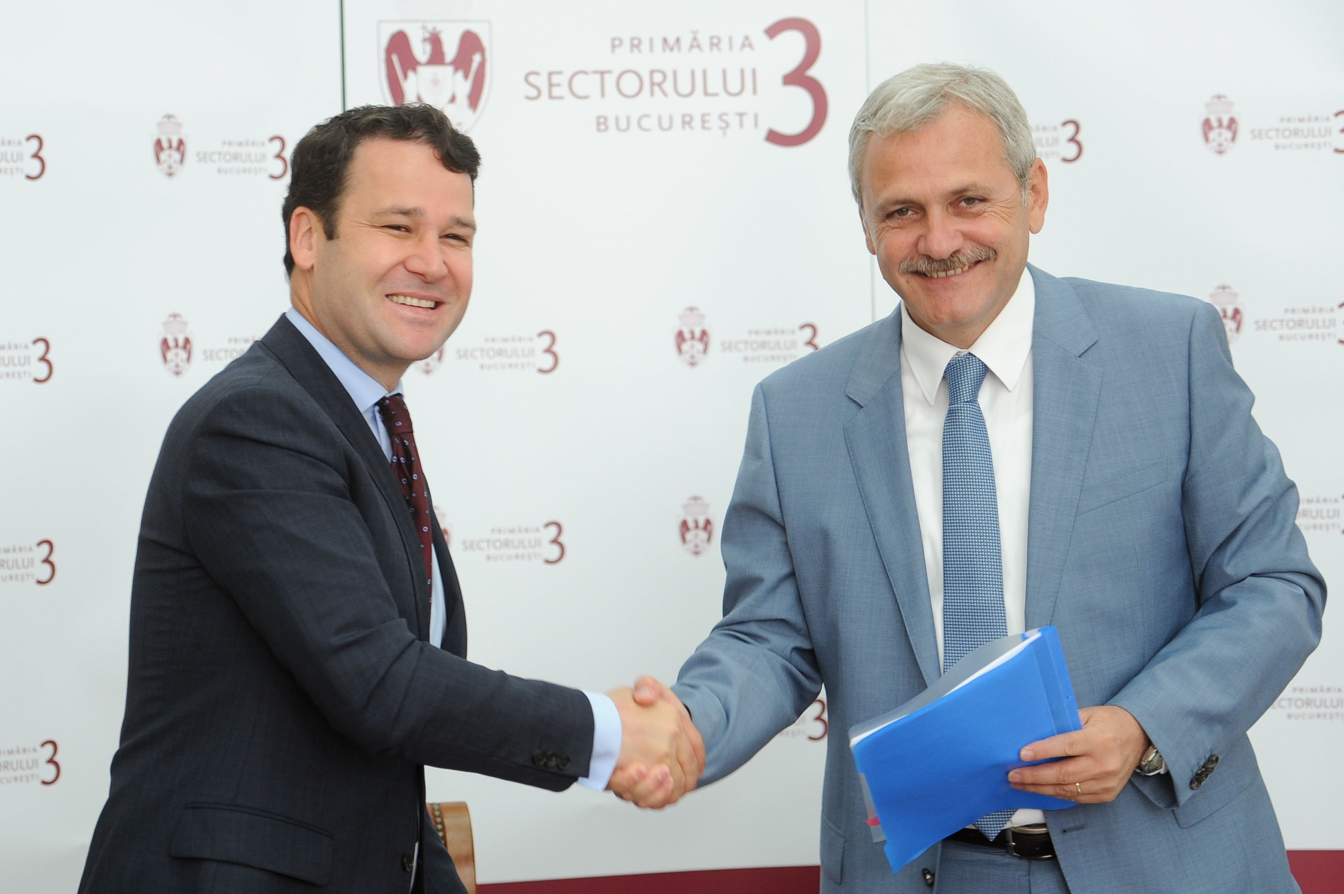 La doar o zi dupa ce si-a anuntat candidatura la sefia PSD, Robert Negoita s-a razgandit: "Il sustin pe Liviu Dragnea"