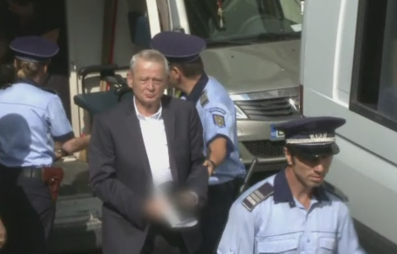 Avocatul Poporului a trimis o echipa pentru verificarea starii lui Sorin Oprescu. Primarul afla vineri daca iese din celula