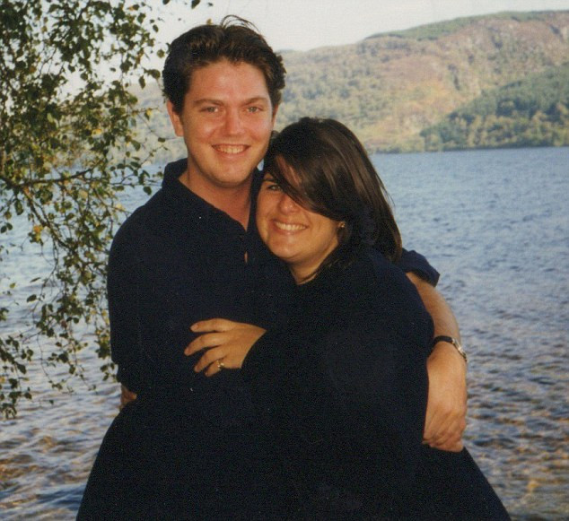 Povestea lor este dovada ca o iubire poate dura o viata. Sunt impreuna de 40 de ani si se iubesc la fel ca in prima zi. FOTO