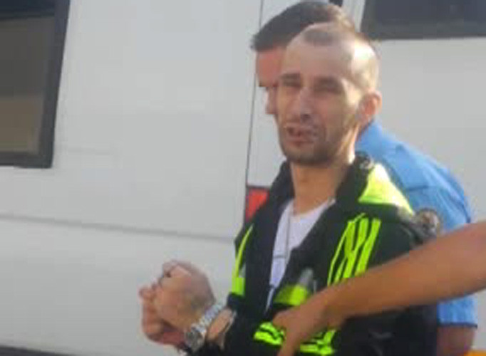 Motivul pentru care un detinut din Galati si-a cusut buzele cu sarma. Barbatul mai are de facut 9 ani de inchisoare