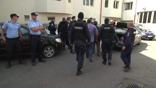 Expertiza psihiatrica in cazul femeii care si-ar fi transat barbatul a fost amanata. Suspecta a facut crize de isterie