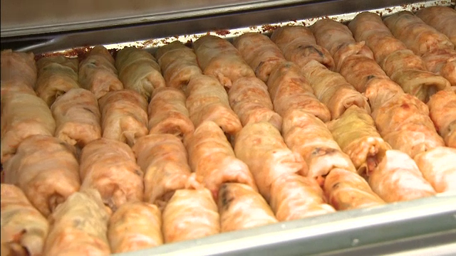 Sarmalele cu fructe de mare, inventia unui bucatar roman pentru ambasadorul Frantei. Cum sunt facute si ce ingrediente contin