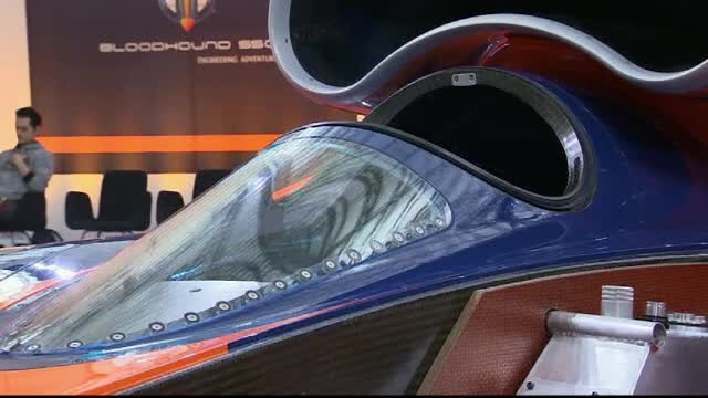 Inginerii britanici au construit "masina-racheta". Acest bolid poate alerga cu peste 1.600 de kilometri pe ora