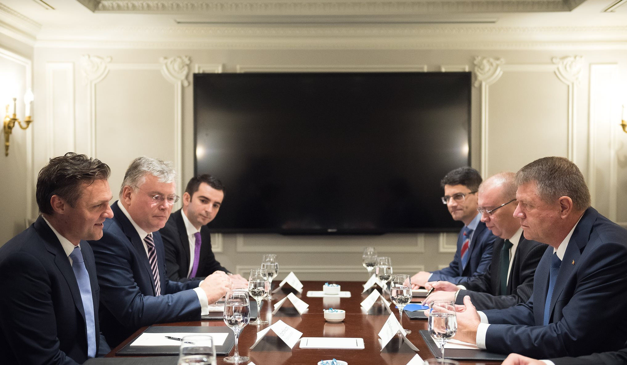 Klaus Iohannis, investitorilor de pe Wall Street: "Suntem constienti ca sunt probleme, dar facem eforturi sa le remediem"