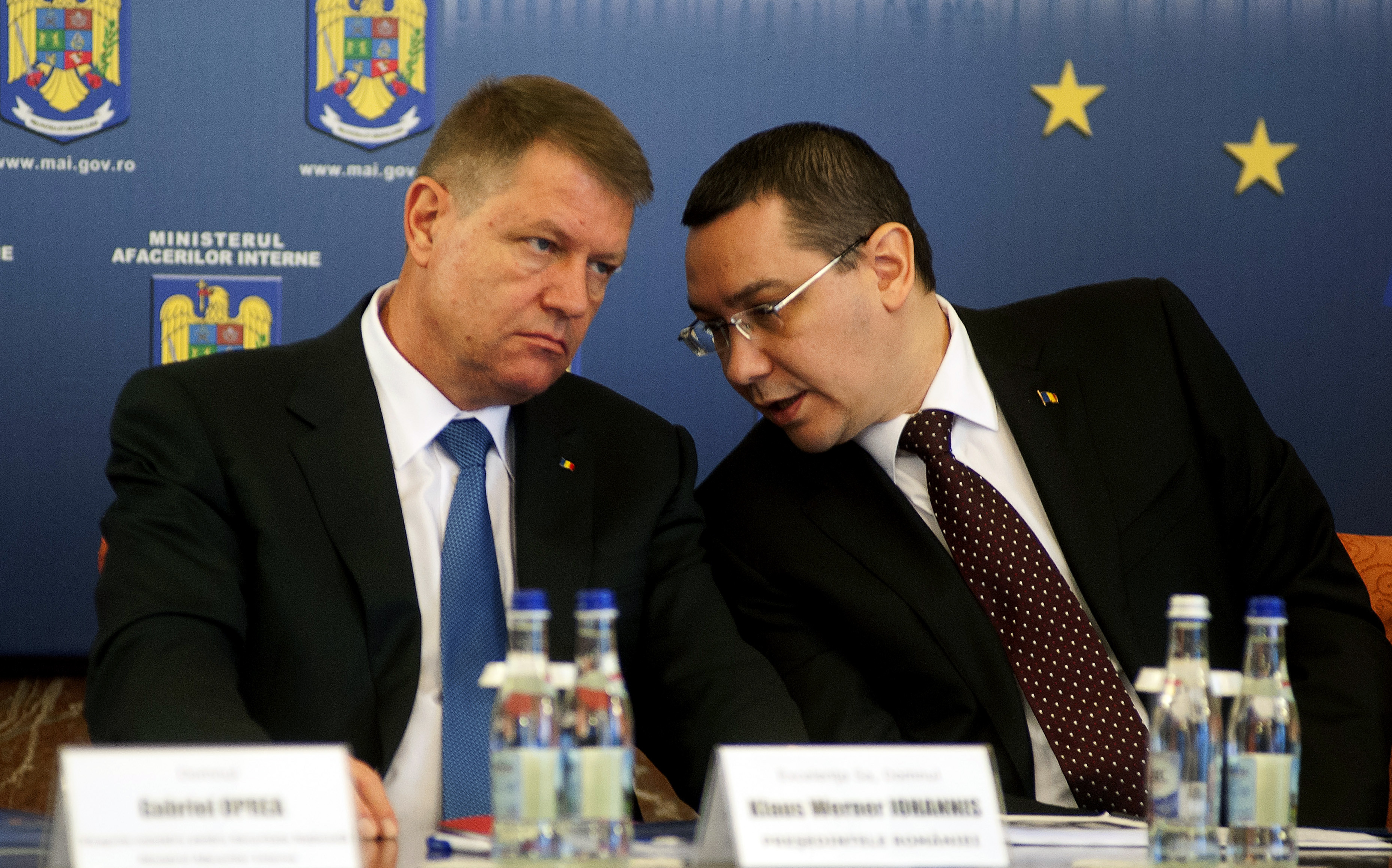 Klaus Iohannis a primit demisia premierului. Victor Ponta: "Imi doresc ca viitorul guvern sa fie si mai bun"