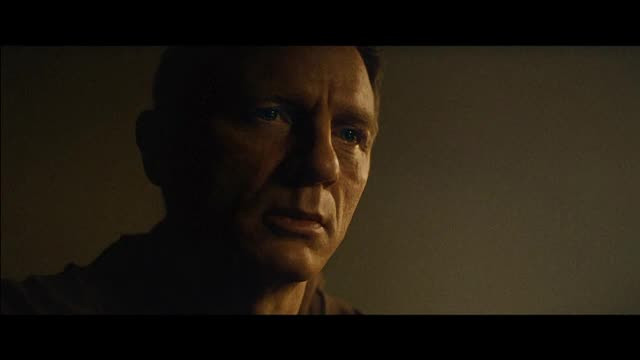 Dupa o lunga asteptare, fanii seriei Bond pot asculta piesa noului film "Spectre". Parerile sunt impartite