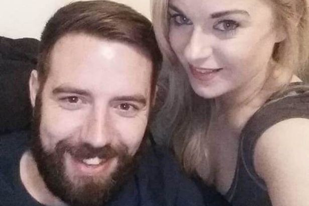 Un om al strazii i-a cedat locul in autobuz unei femei insarcinate. Ce s-a intamplat apoi a starnit furia unui pasager